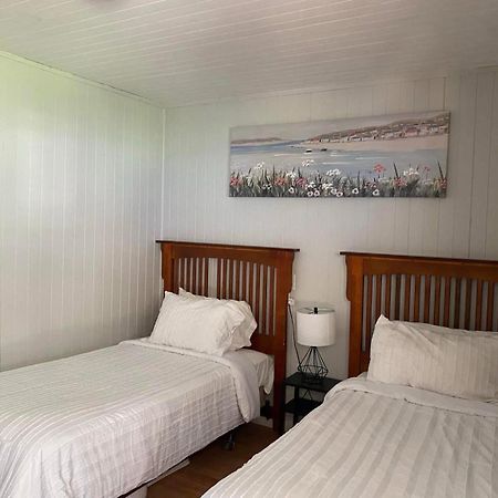 Merland Park Minnow Motel Picton Exterior photo
